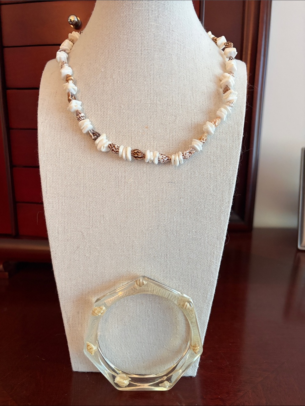 Vintage Shell Necklace and Bracelet Set